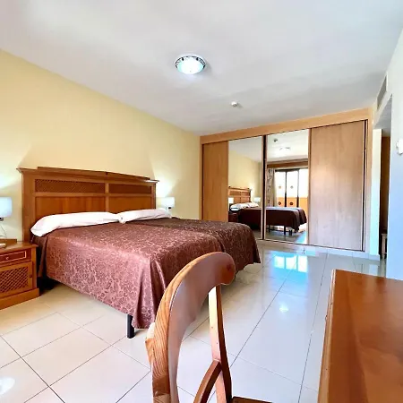 Estudio Con Ac, Wifi Y Balcon, Bien Comunicado En Tenerife Sur *