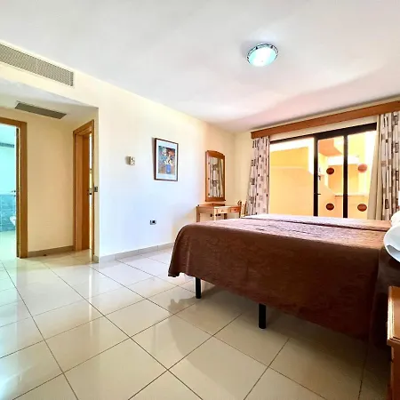 Apartmán Estudio Con Ac, Wifi Y Balcon, Bien Comunicado En Tenerife Sur