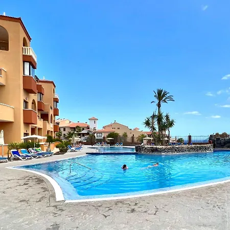 Estudio Con Ac, Wifi Y Balcon, Bien Comunicado En Tenerife Sur *