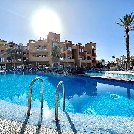 Estudio Con Ac, Wifi Y Balcon, Bien Comunicado En Tenerife Sur *