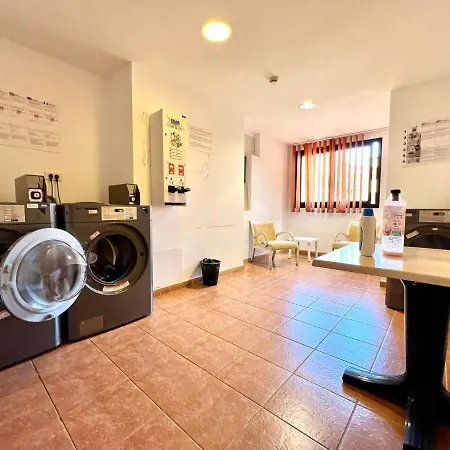 Estudio Con Ac, Wifi Y Balcon, Bien Comunicado En Tenerife Sur Apartament