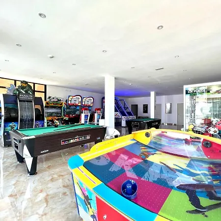 Estudio Con Ac, Wifi Y Balcon, Bien Comunicado En Tenerife Sur *
